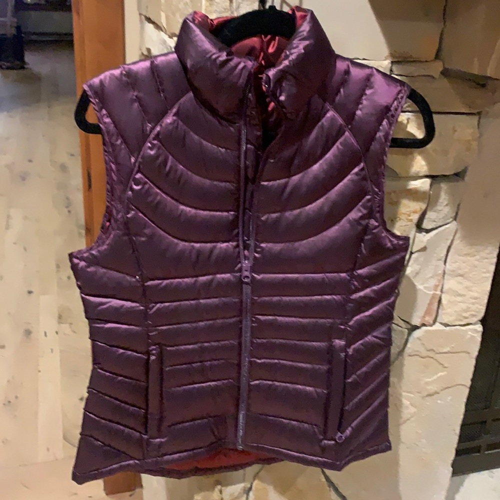 Bernardo Metallic Purple Goose Down Vest,  Small, New